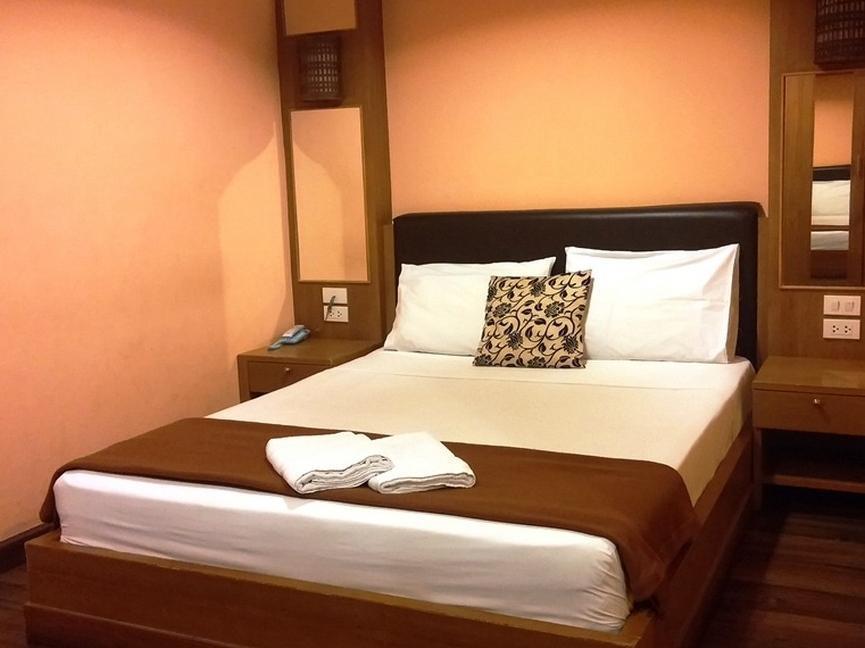 Oyo 437 Hostel Na Nara Банкок Екстериор снимка