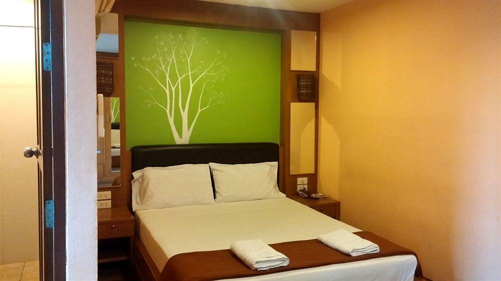 Oyo 437 Hostel Na Nara Банкок Екстериор снимка