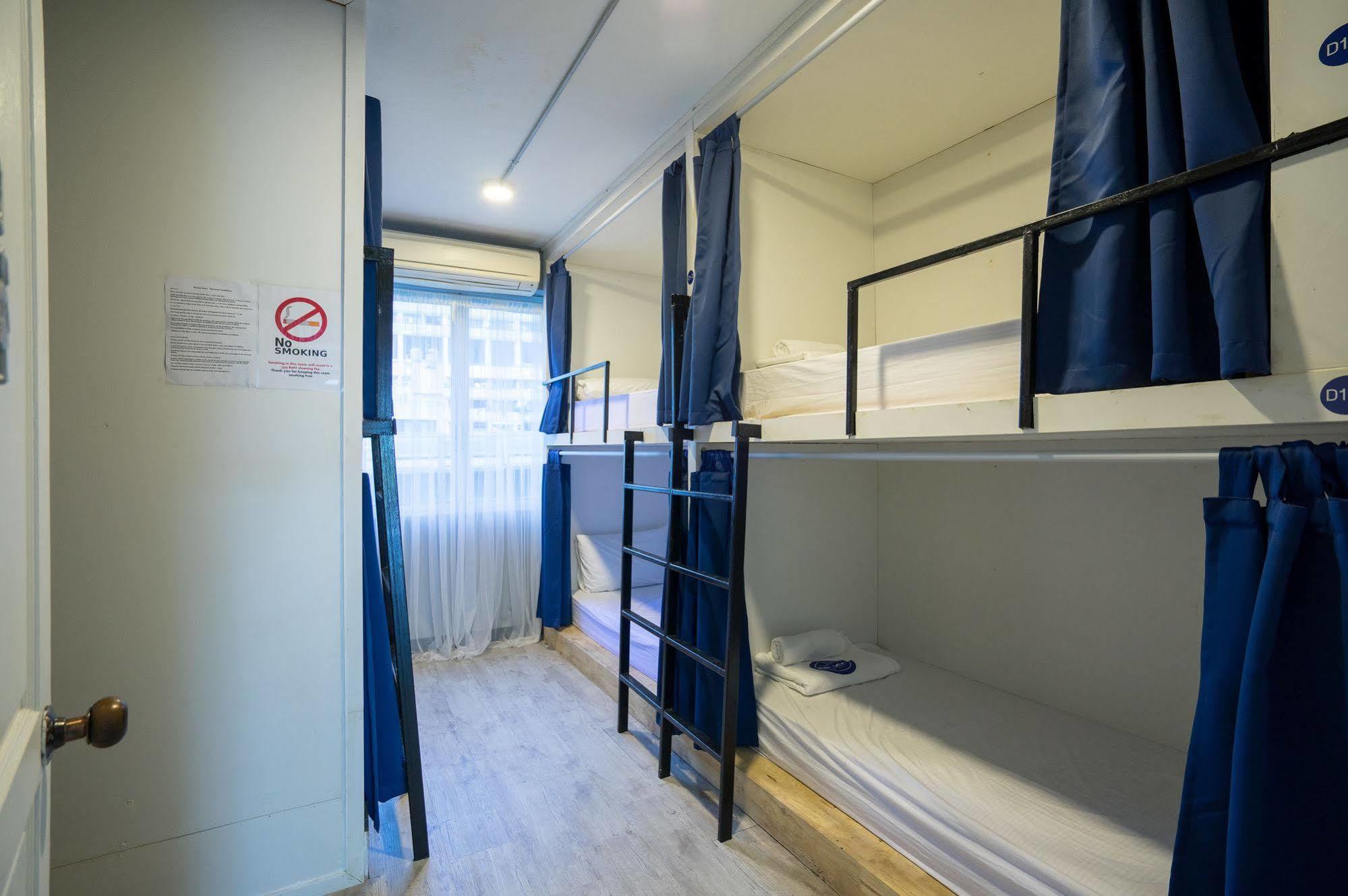 Oyo 437 Hostel Na Nara Банкок Екстериор снимка