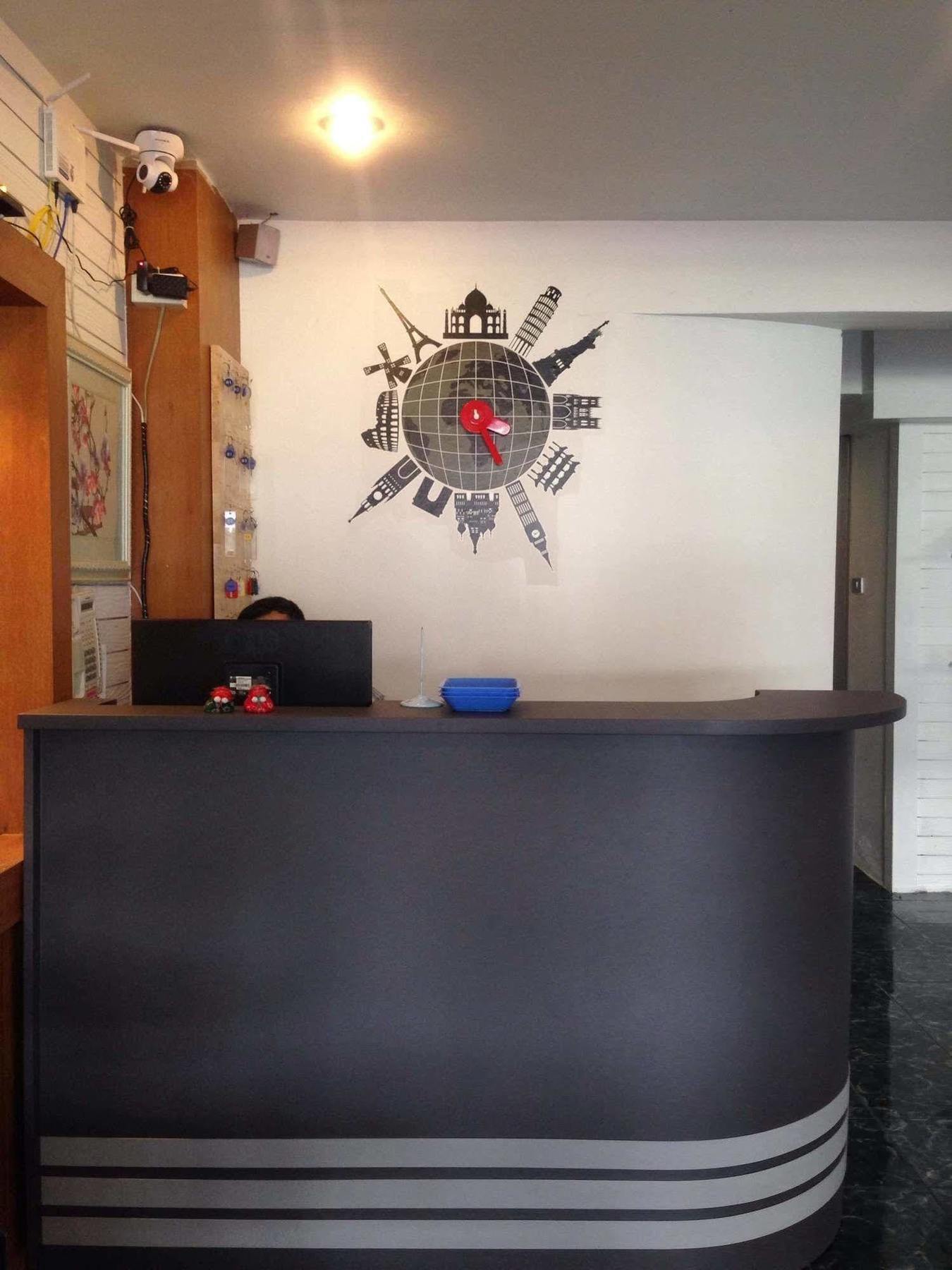 Oyo 437 Hostel Na Nara Банкок Екстериор снимка