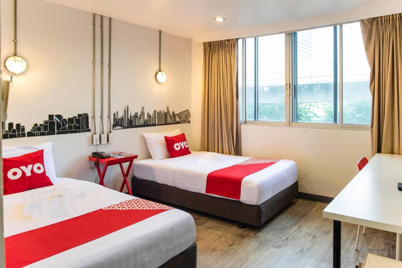 Oyo 437 Hostel Na Nara Банкок Екстериор снимка