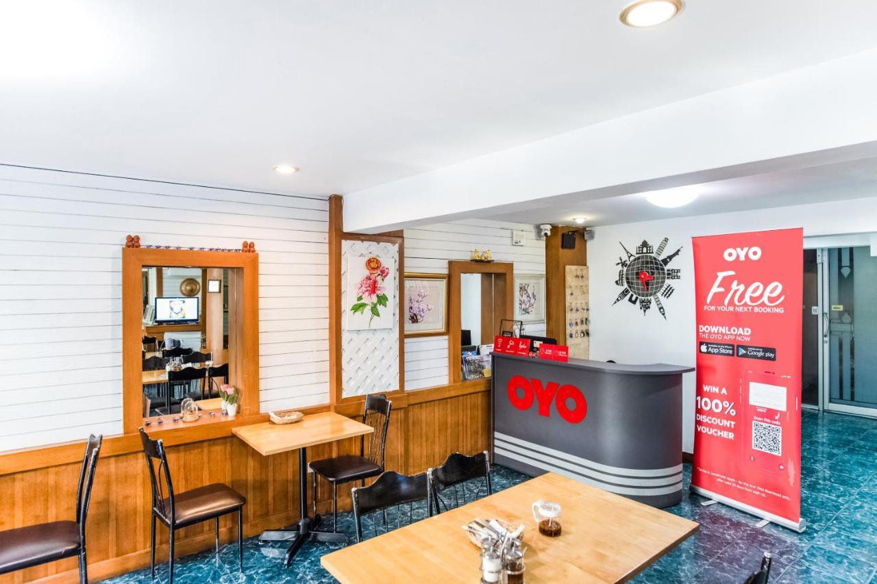 Oyo 437 Hostel Na Nara Банкок Екстериор снимка